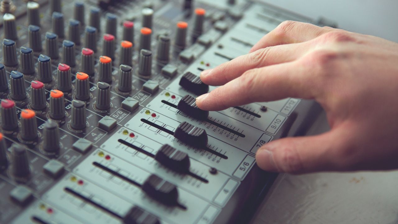 Audio interface vs mixer Which should you choose for…