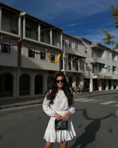 Catarina Ferreira Stuns In White With Friends In Arouca