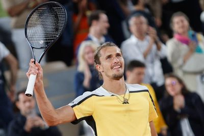 Alexander Zverev hits back to beat Casper Ruud and book French Open final spot