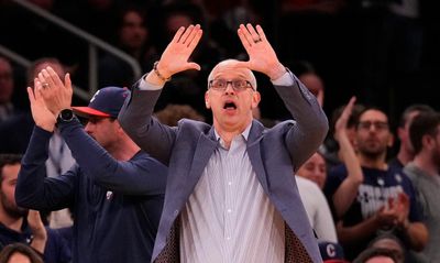 Insider: Lakers will offer Dan Hurley around $100 million to be their head coach