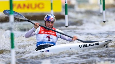 Fox paddles to another World Cup medal as Paris looms