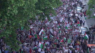 Metropolitan Police calls for 'calm' as pro-Palestine activists hold 18th central London march