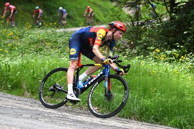 Critérium du Dauphiné: Tao Geoghegan Hart stage 7 non-starter as mass crash fallout continues