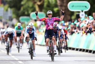 Lorena Wiebes makes it five wins in three weeks in the UK with stage three victory at Tour of Britain Women