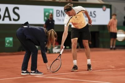 Zverev Advances To French Open Final After Settlement