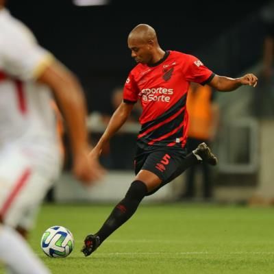 Fernandinho's Intense Focus And Precision On The Football Field