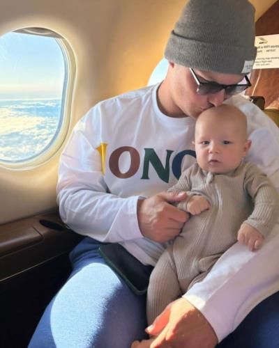 Joc Pederson's Heartwarming Moment With Baby On Plane