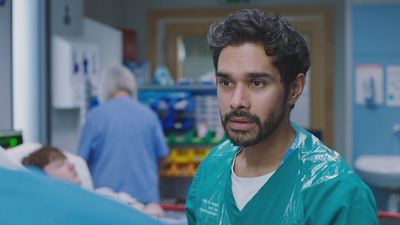 Casualty fans 'in bits' over 'heartwrenching' storyline but praise BBC producers' portrayal of mental health