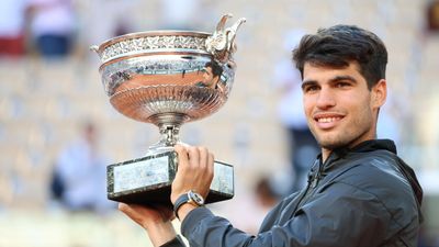 Carlos Alcaraz takes first French Open title in five-set victory over Alexander Zverev