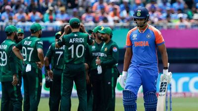 'They dropped Rinku Singh...': Internet left stunned as India lose 7 batters on single-digit scores in collapse vs Pakistan