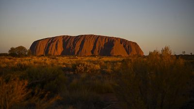 Push to reignite Uluru tourism after downturn