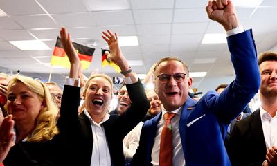 EU elections: populist right makes gains but pro-European centre holds