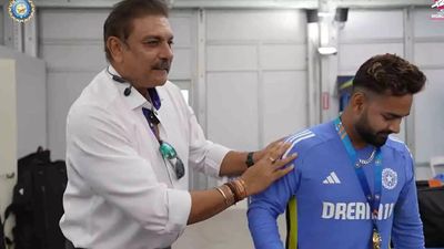'From the jaws of death...': Ravi Shastri hails Rishabh Pant's performance against Pakistan
