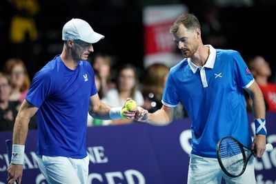 Andy Murray expects to team up with brother Jamie in Wimbledon doubles