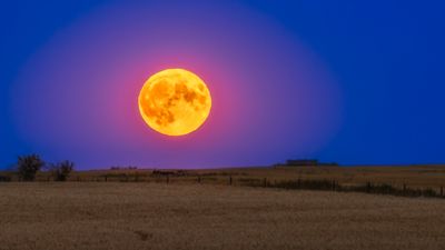 How to photograph the full moon