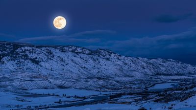 How to photograph the ‘Snow Moon’ full moon tonight