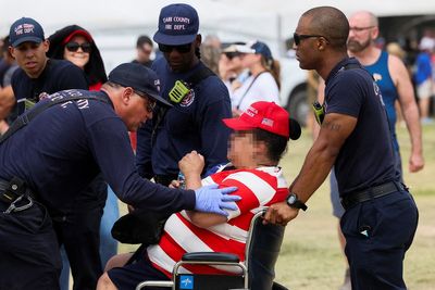 Six hospitalized at scorching Trump rally in Vegas amid ex-president’s teleprompter meltdown