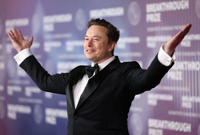 Musk says retail shareholders still back him despite $1.7 trillion oil fund saying they will vote against his pay package