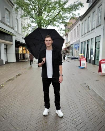 Viktor Axelsen: Timeless Style And Champion Spirit