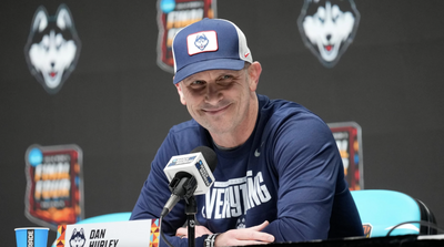 Dan Hurley turns down the Lakers, shifting some focus back on UConn’s recruiting class