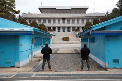 S Korea says it fired warning shots after N Korean soldiers crossed border