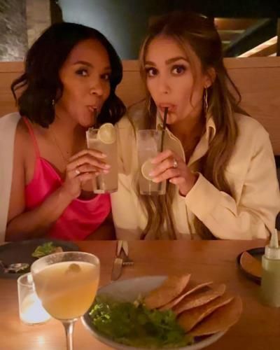 Jessica Alba And Lizzy Mathis Enjoying A Casual Moment Together