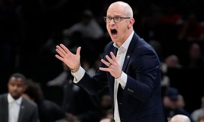 Dan Hurley turns down reported $70m offer to coach Los Angeles Lakers