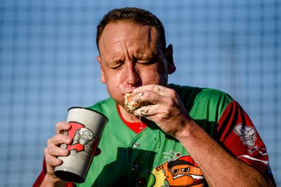 Joey Chestnut not officially banned from 2024 Nathan’s hot dog contest, despite reports