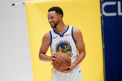 Steph Curry to launch a podcast alongside his father