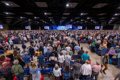 Southern Baptists to decide whether to formally ban churches with women pastors