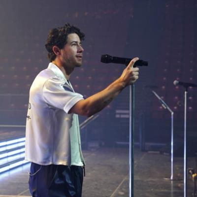 Nick Jonas: A Captivating Presence On Stage