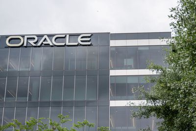 Oracle Stock Soars on OpenAI, Google Deals, Strong Outlook
