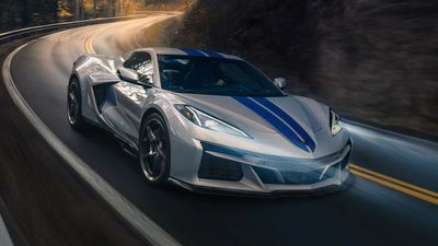 Chevy Recalls 13,000 Corvettes Because the Seatbelts Might Lock Up