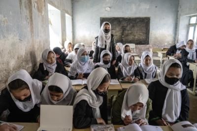 UNICEF Urges Taliban To Allow Afghan Girls' Education