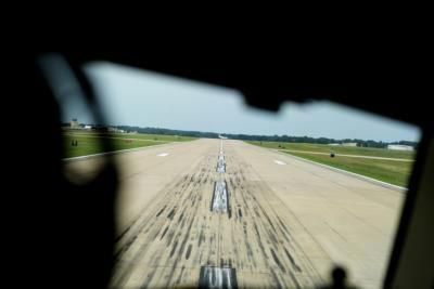 Honeywell's Cockpit Warning System Reducing Runway Incursions