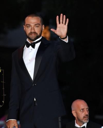 Jesse Williams Stuns In Stylish Photoshoot With Friends