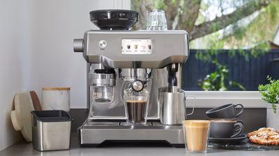 5 signs you need to replace your coffee machine