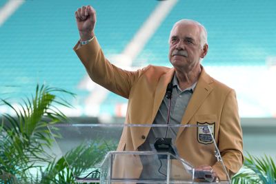 Larry Csonka apologizes for losing cool when defending perfect Miami Dolphins