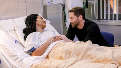 Do Max and Helen get together in New Amsterdam?