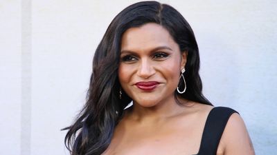 We're immediately copying Mindy Kaling's chic two-tone double denim and leather handbag outfit