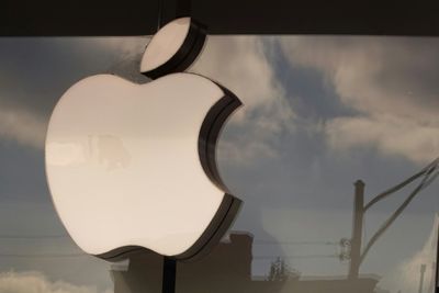 Apple Sued By Two Female Employees Over Alleged Gender Pay Gap