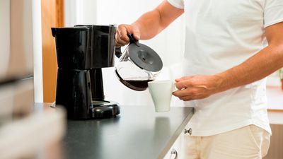 How to clean a coffee maker