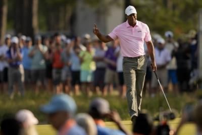 Tiger Woods Struggles In U.S. Open Opening Round