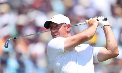 Rory McIlroy rides rocky road but stays in US Open hunt behind Åberg
