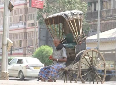 Handheld rickshaw pullers suffer due to intense heat, few passengers in Kolkata