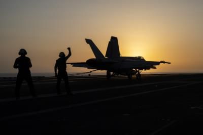 US Military Targets Houthi Radar Sites Over Red Sea