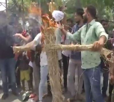 NEET: Students protest in Patna demanding cancellation of exam, burn effigies