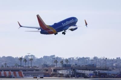 Federal Investigation Launched After Southwest Airlines Flight Plunges Towards Ocean