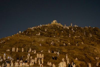 Pilgrims commence the final rites of Hajj as Muslims celebrate Eid al-Adha