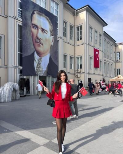 Nursena Say Radiates Patriotism In Red Outfit With Turkish Flags